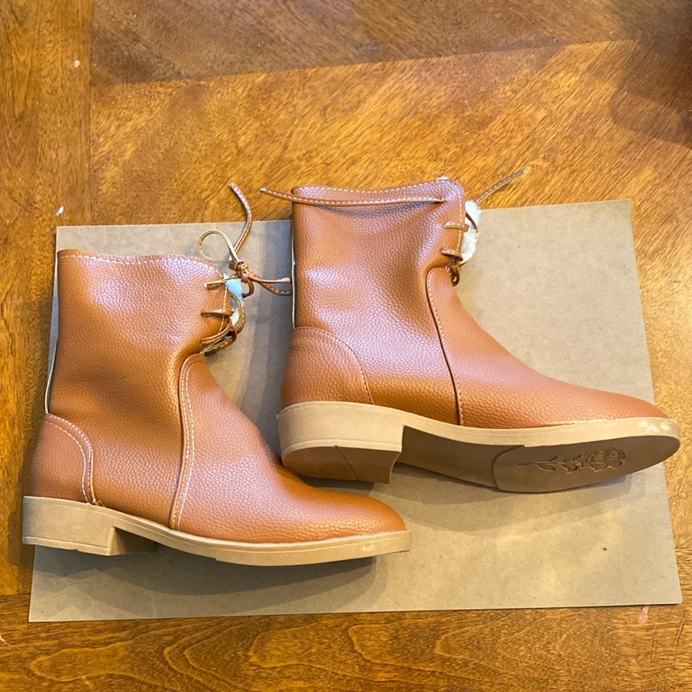 Brown women’s boots